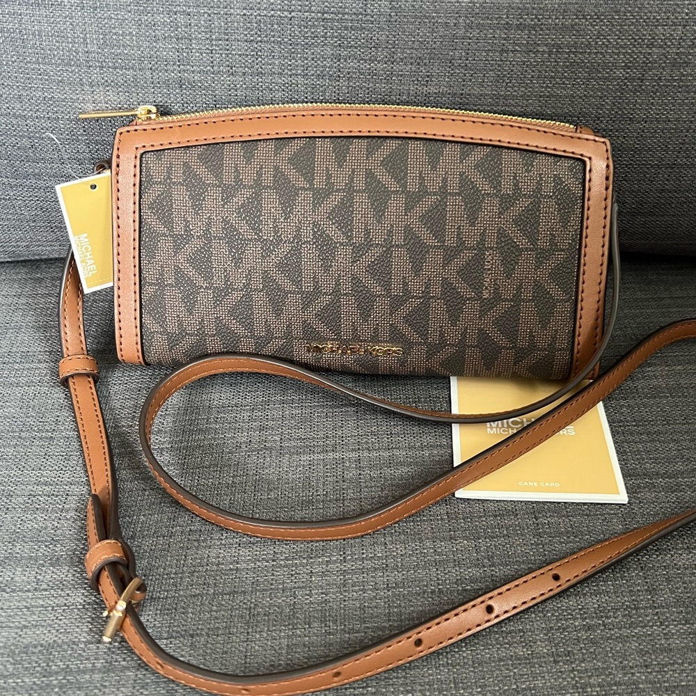 NWT MICHAEL KORS JET SET MEDIUM CURVED TOP ZIP CROSSBODY SHOULDER BAG PURSE
